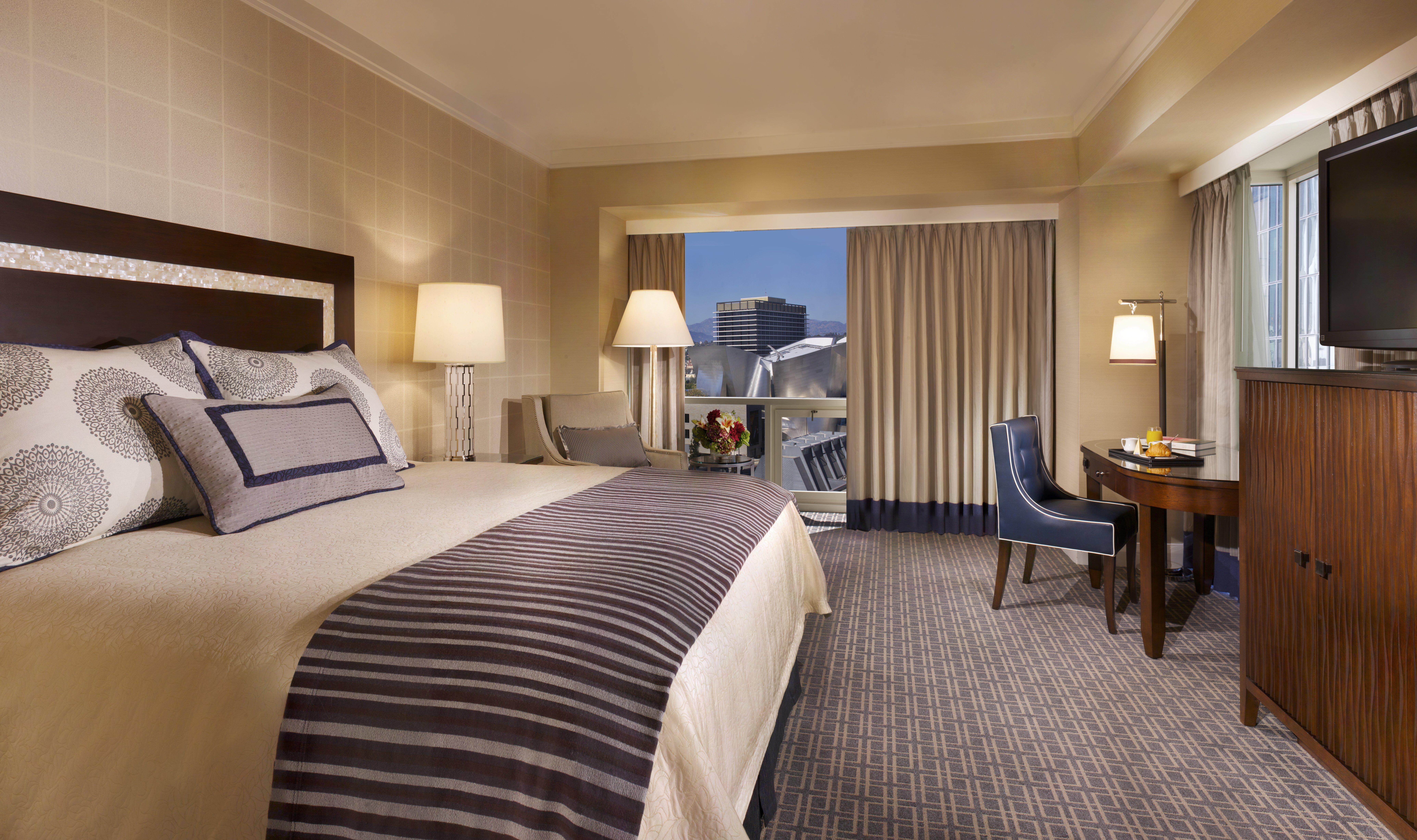 Omni Angeles California Plaza Hotel